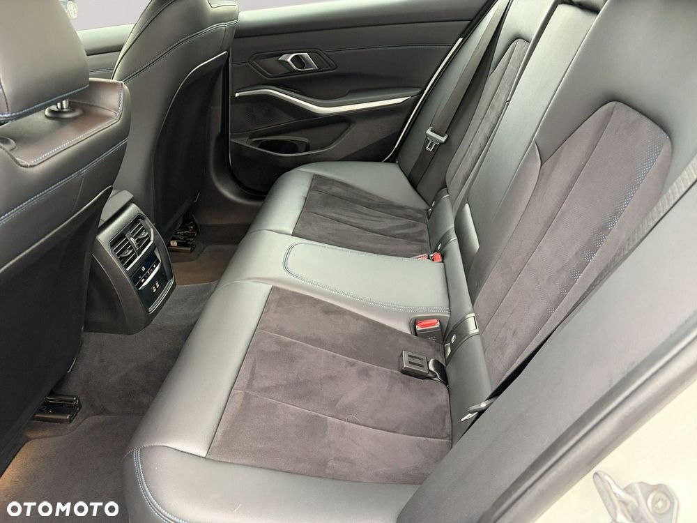 BMW Seria 3 318i M Sport - 20