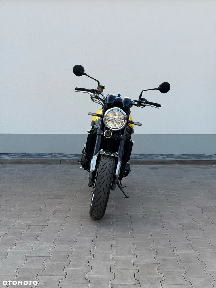 Kawasaki Z 900 RS - 2