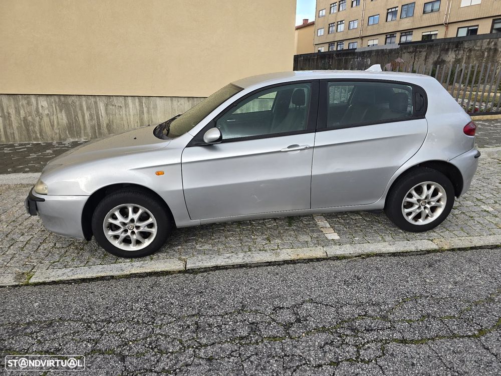 Alfa Romeo 147 1.9 JTD Plus - 11