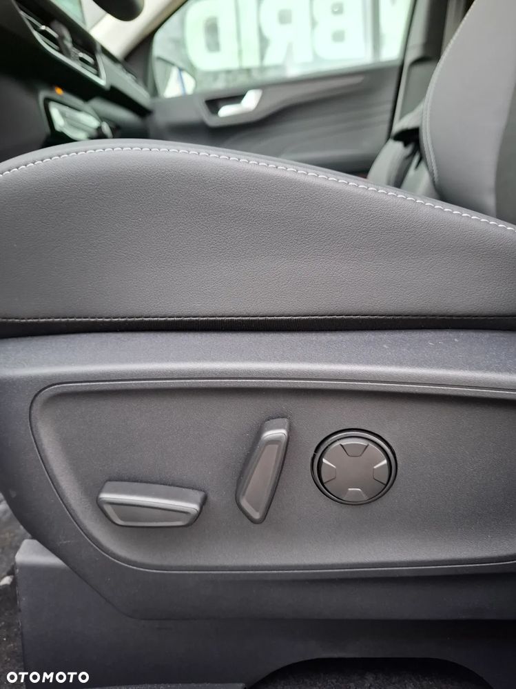 Ford Kuga - 24