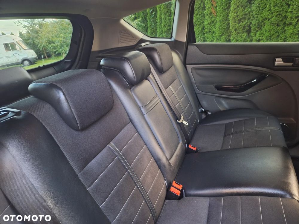Ford Kuga - 18