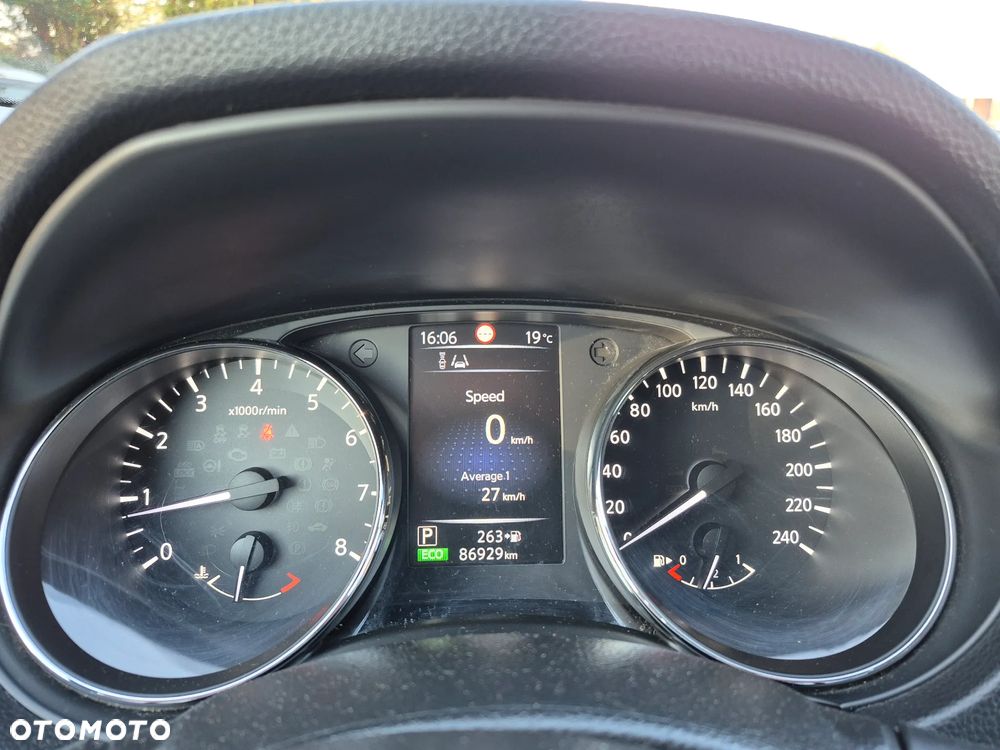 Nissan Qashqai 1.2 DIG-T Xtronic ACENTA - 25