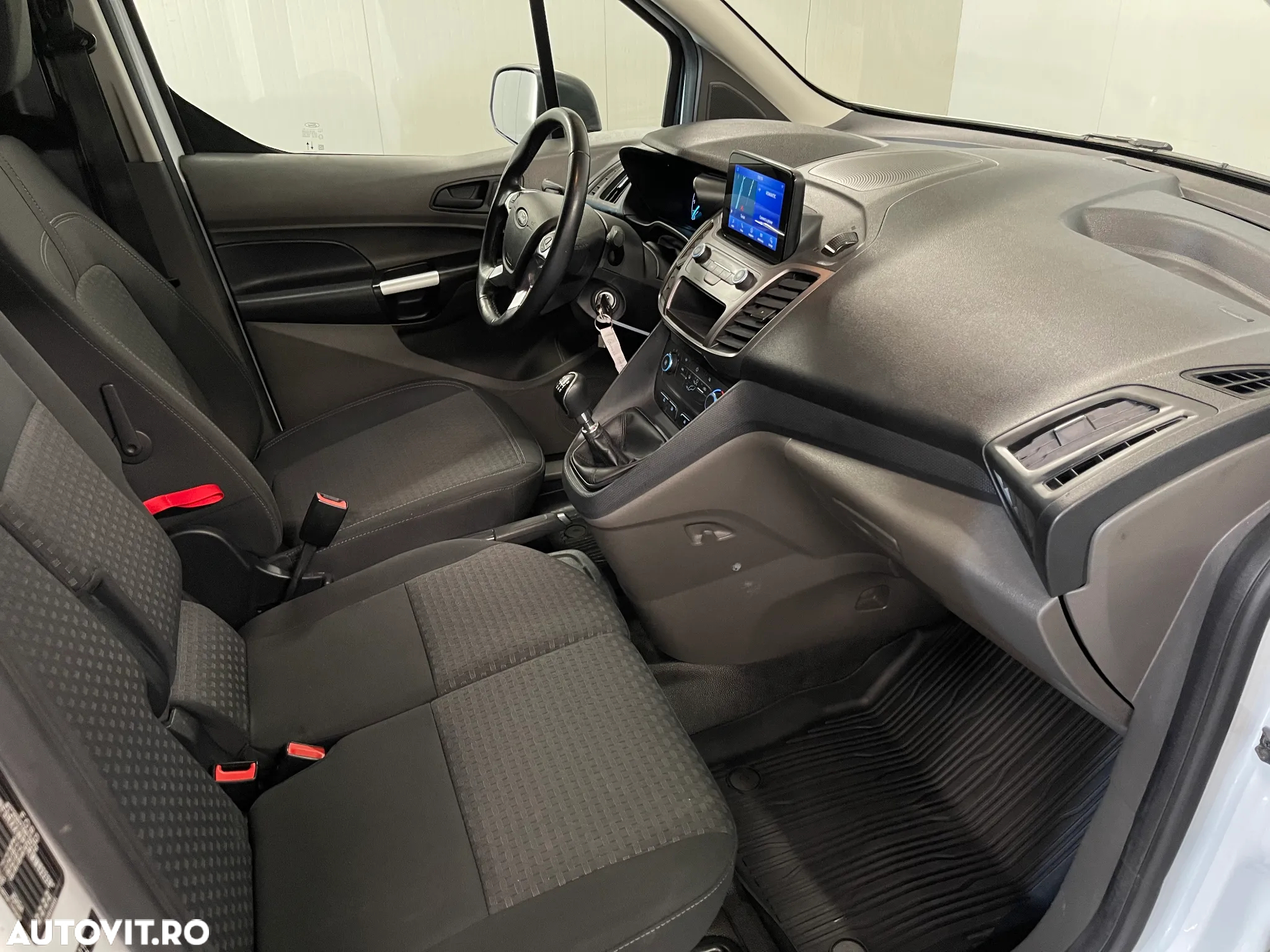 Ford Transit Connect - 8