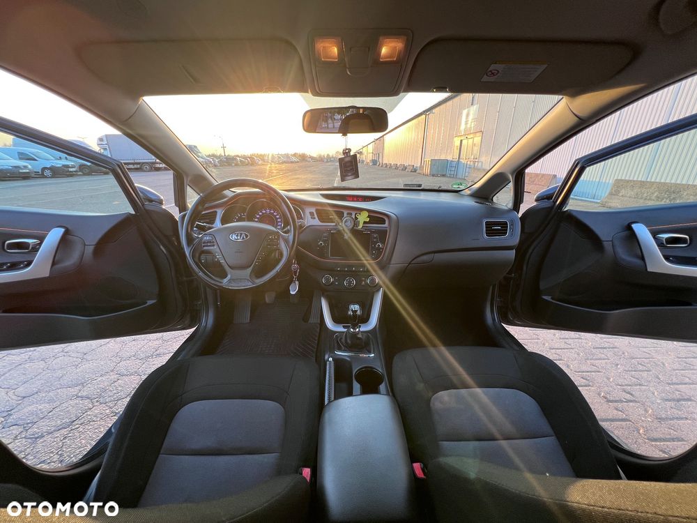 Kia Ceed - 14