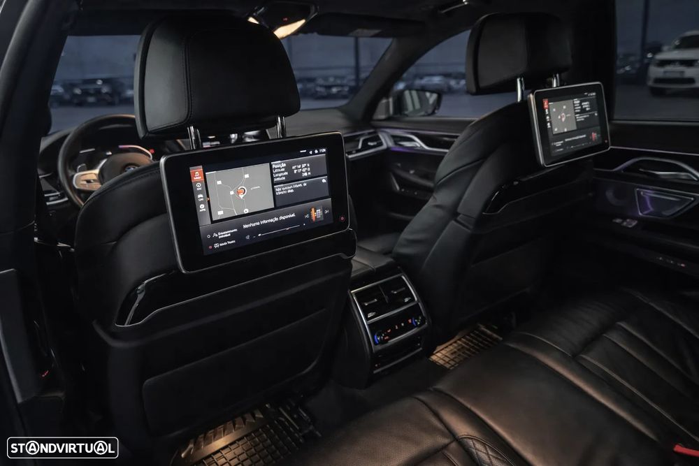 BMW 740 d xDrive Pack M Auto - 12