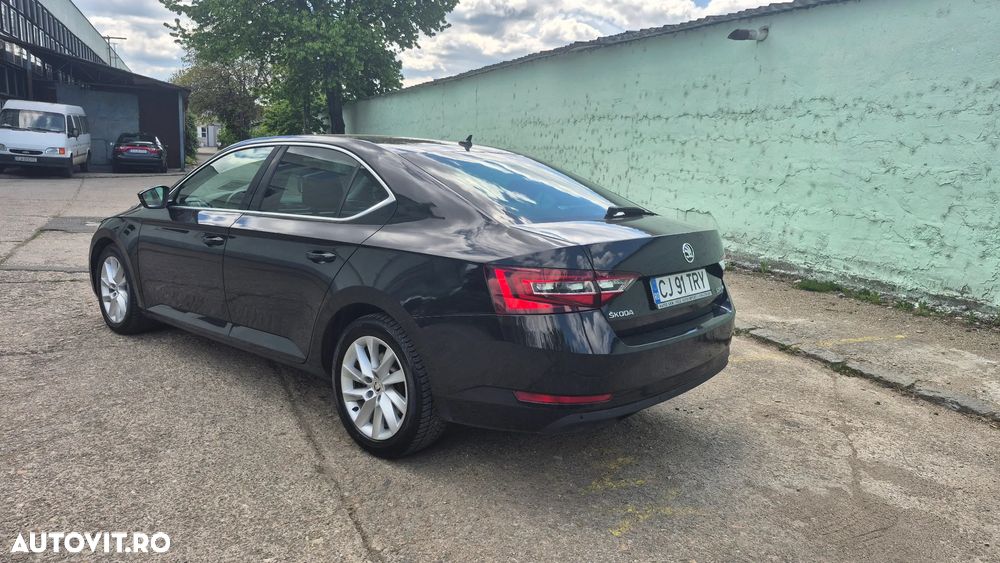 Skoda Superb 2.0 TDI DSG Sportline - 4