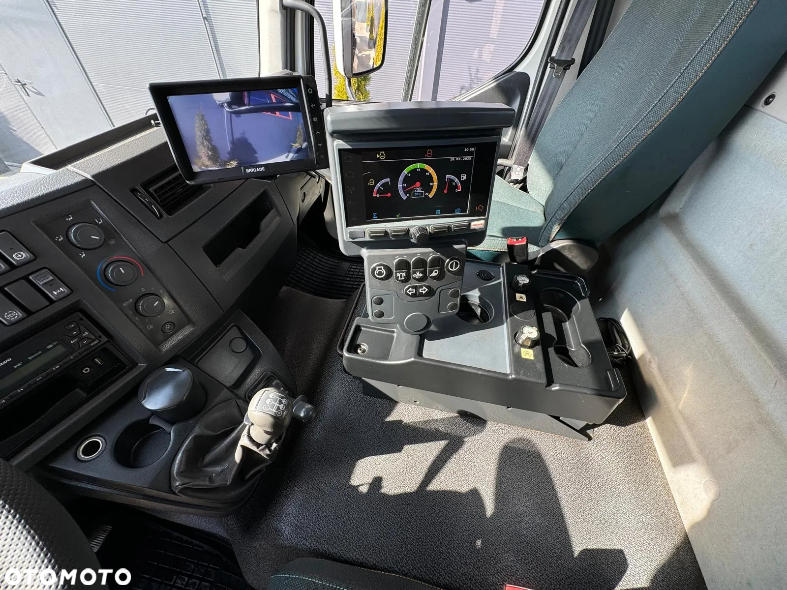 Volvo VOLVO FL 15.250 Euro 6 // zamiatarka dwustronna JOHNSTON VT652 - 39