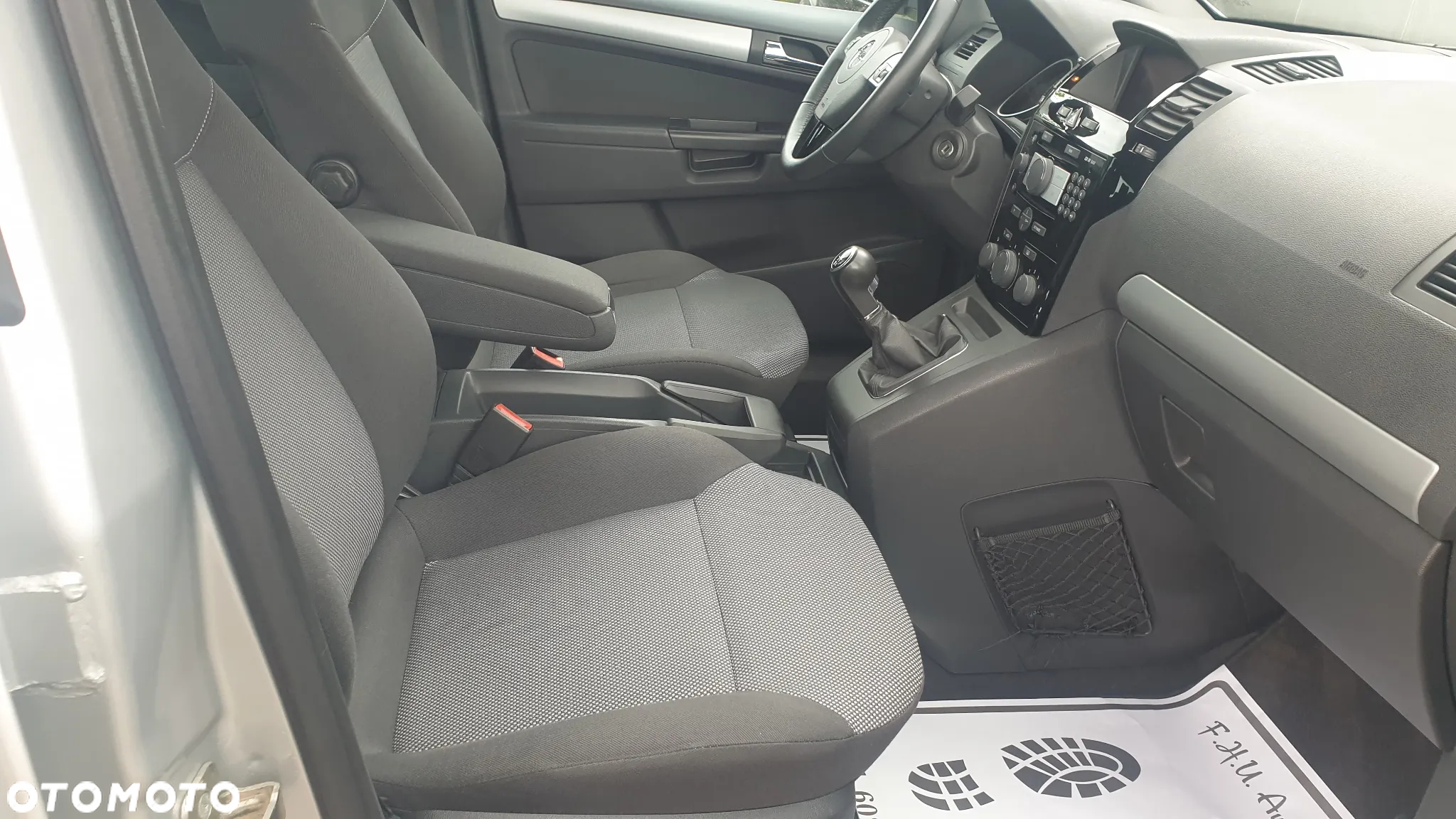 Opel Zafira - 13