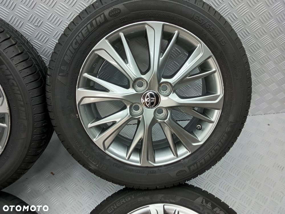 Koła Toyota Yaris 5Jx15 et39 4x100 - 2