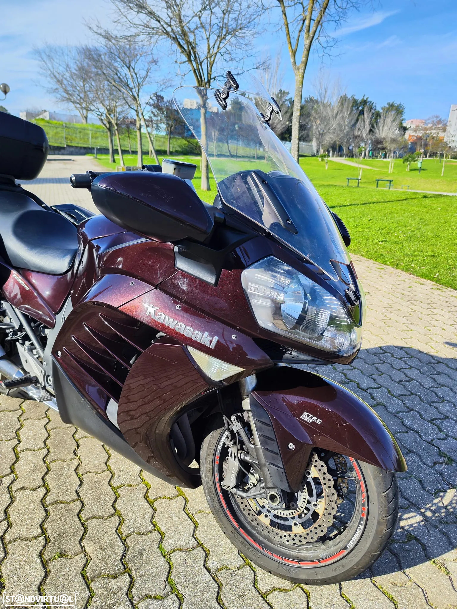 Kawasaki GTR 1400 - 3