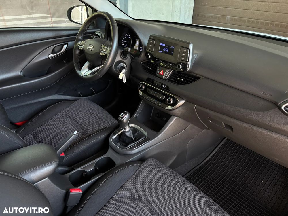 Hyundai i30 1.5 110CP M/T Comfort - 29