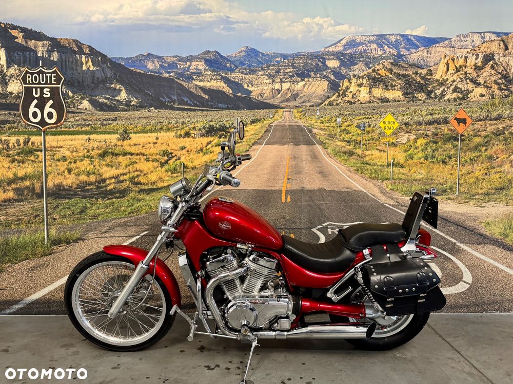 Suzuki Intruder - 4