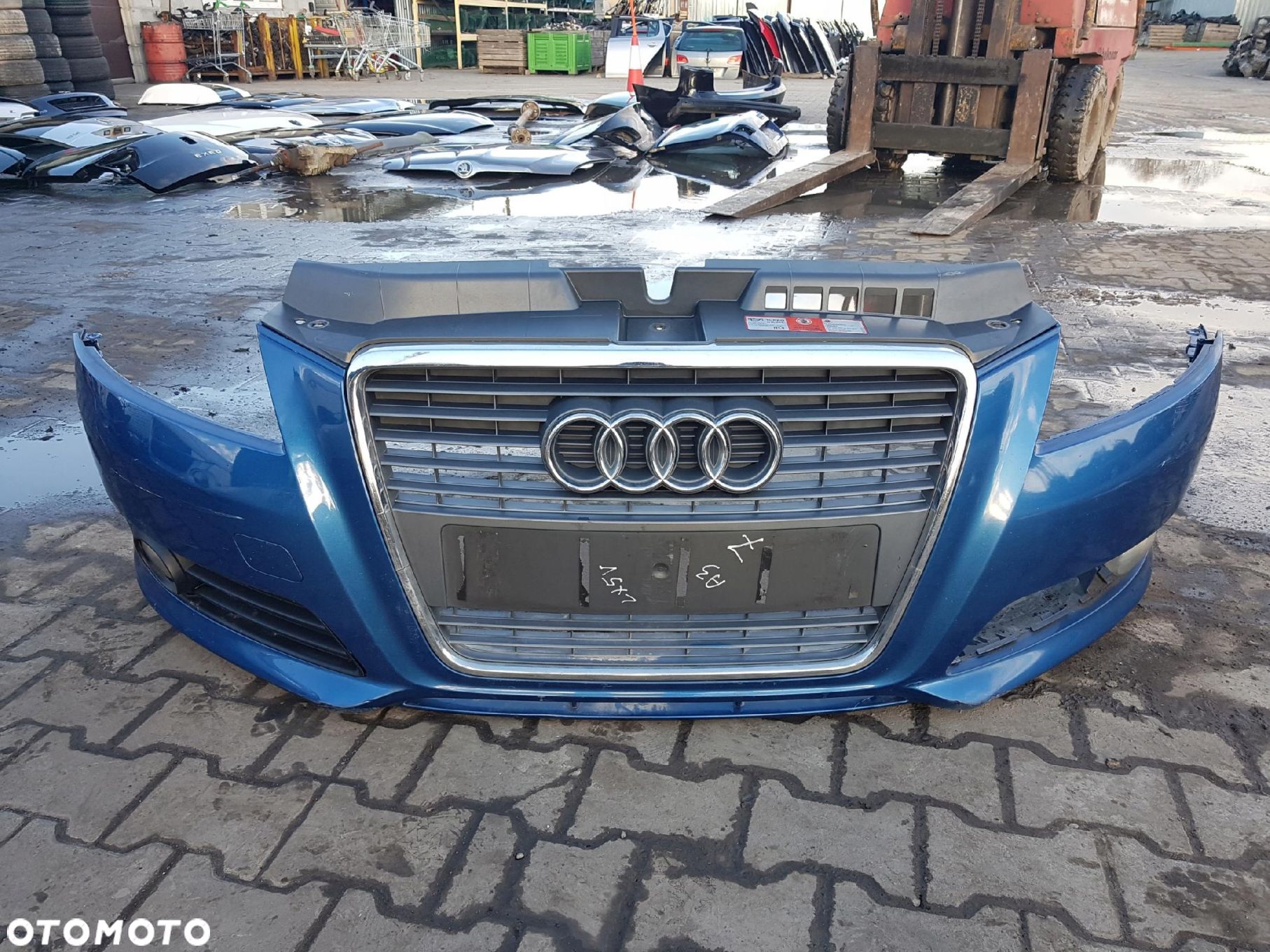 AUDI A3 8P LIFT 08-12r ZDERZAK PRZÓD GRILL LX5V - 1