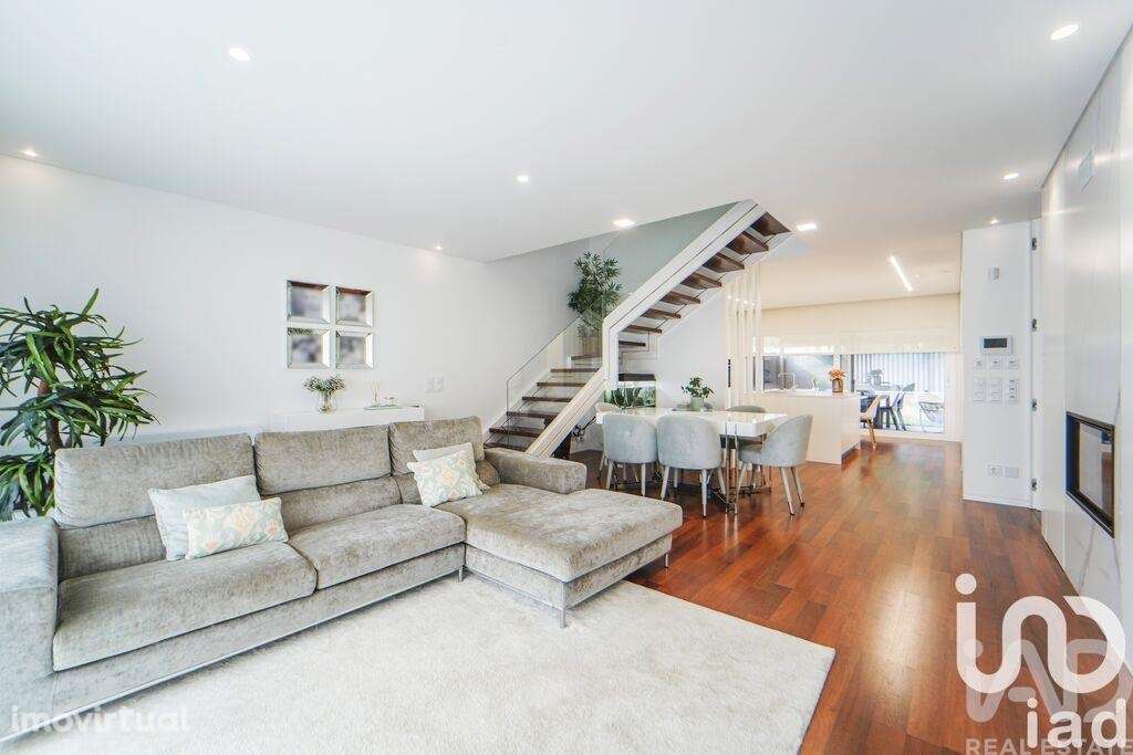 Moradia em gaveto T4 em Darque de 295 m2 - Grande imagem: 3/38