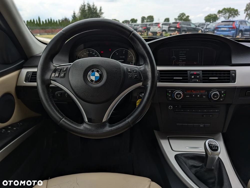 BMW Seria 3 318d Sport Line - 26