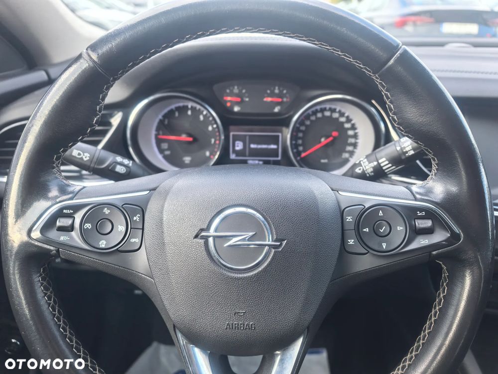 Opel Insignia - 12