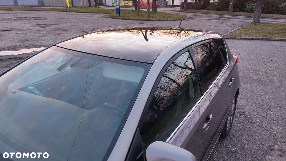 Toyota Auris - 2