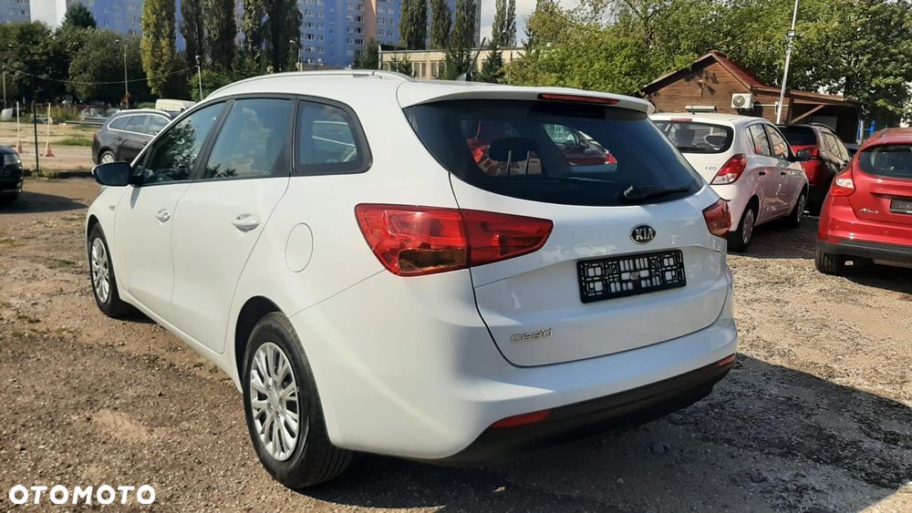 Kia Ceed 1.6 GDI SW Edition 7 - 4
