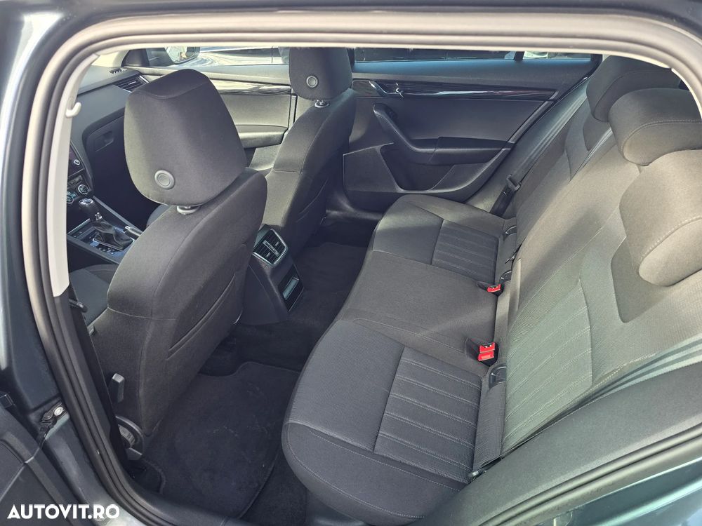 Skoda Octavia 2.0 TDI DSG Ambition - 8