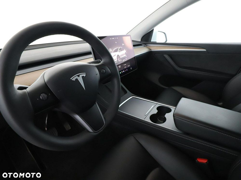 Tesla Model Y Standard - 15