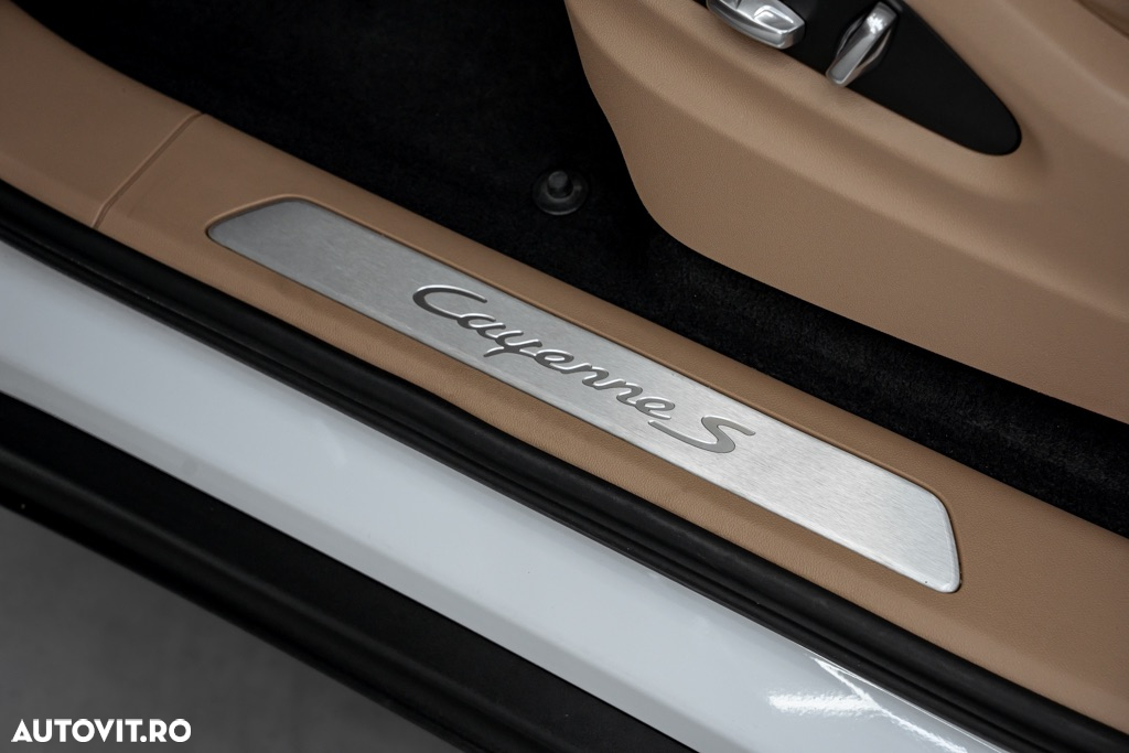 Porsche Cayenne S - 31