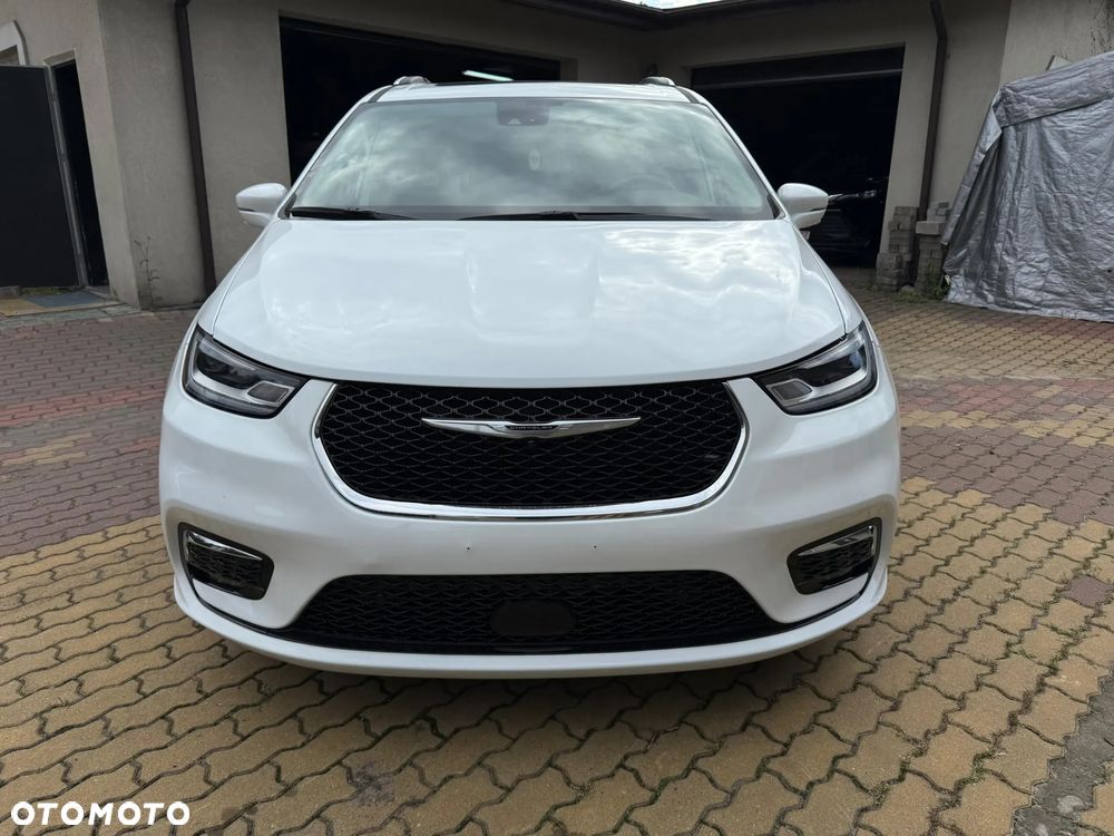 Chrysler Pacifica - 8