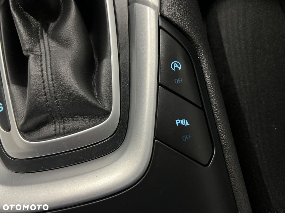 Ford Mondeo - 35