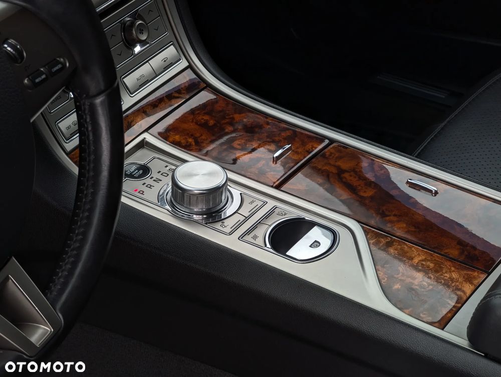 Jaguar XF 3.0 V6 S Luxury - 26