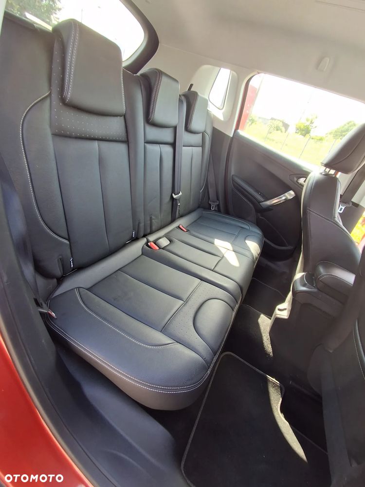 Peugeot 2008 1.6 BlueHDi Allure S&S - 25