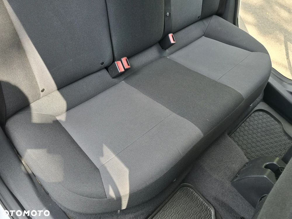 Opel Astra 1.6 Enjoy - 26