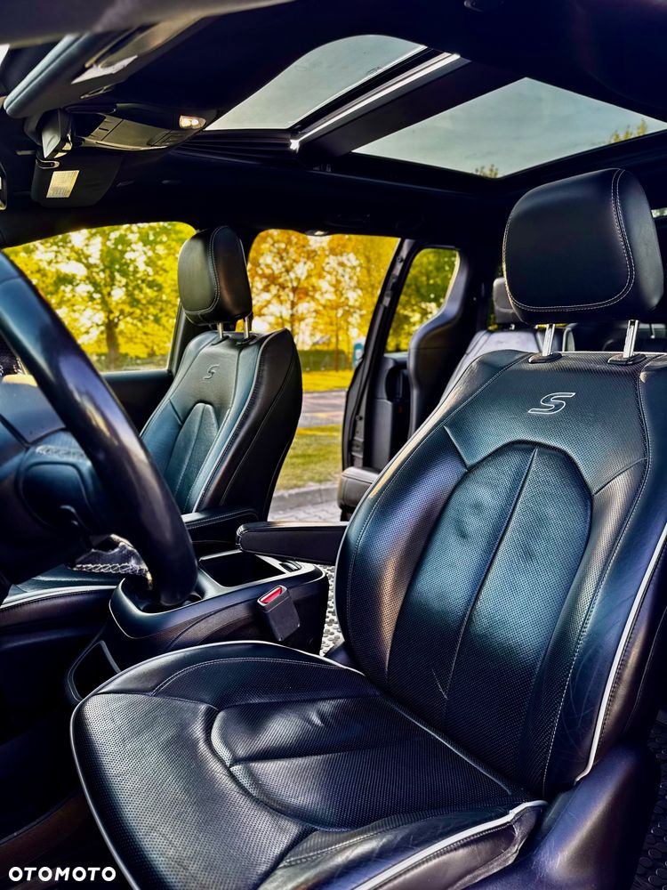 Chrysler Pacifica - 9