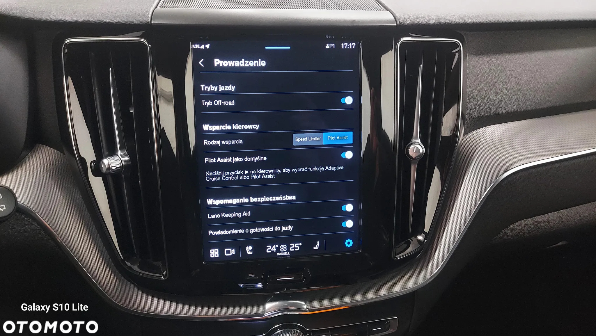 Volvo XC 60 B4 D AWD Plus Dark - 25