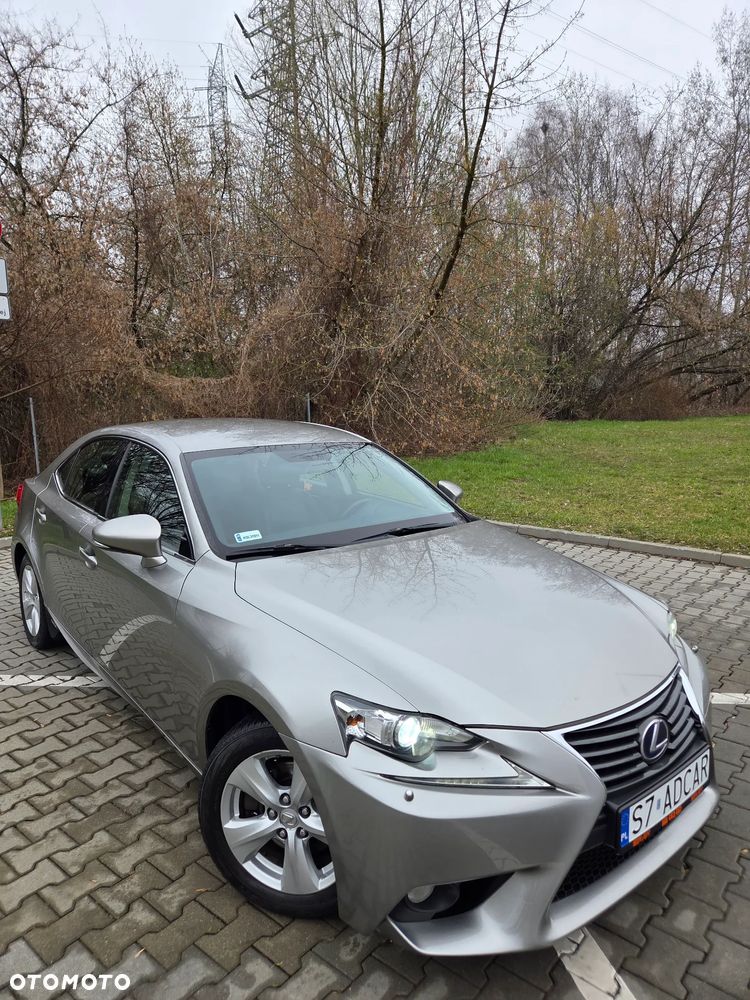 Lexus IS 300h Elite - 16