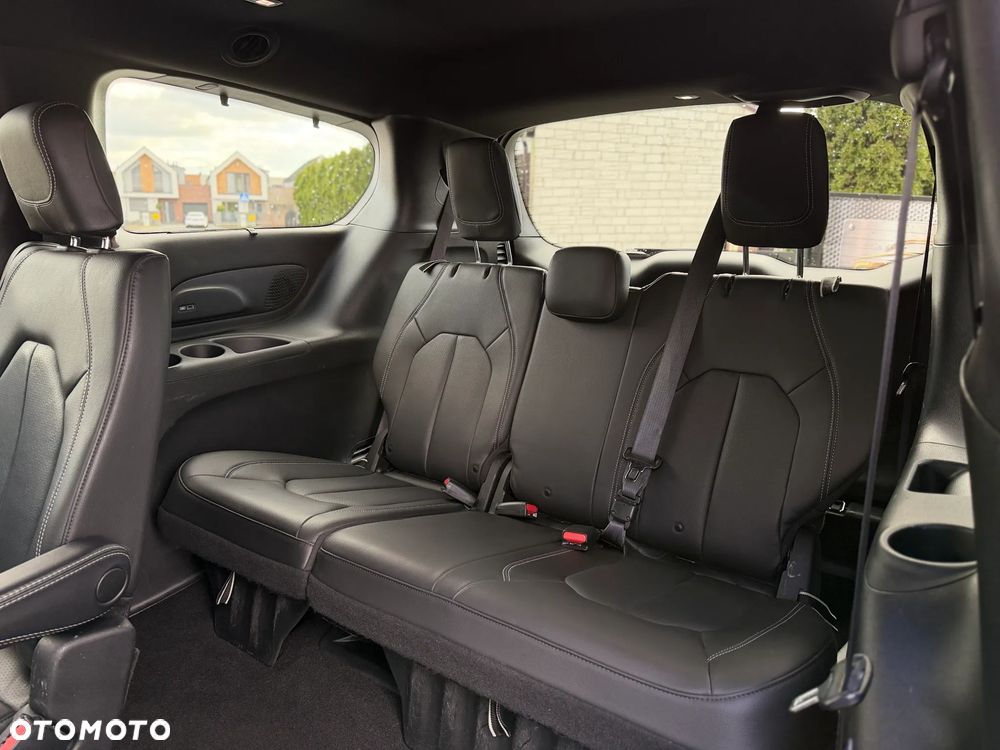 Chrysler Pacifica - 18