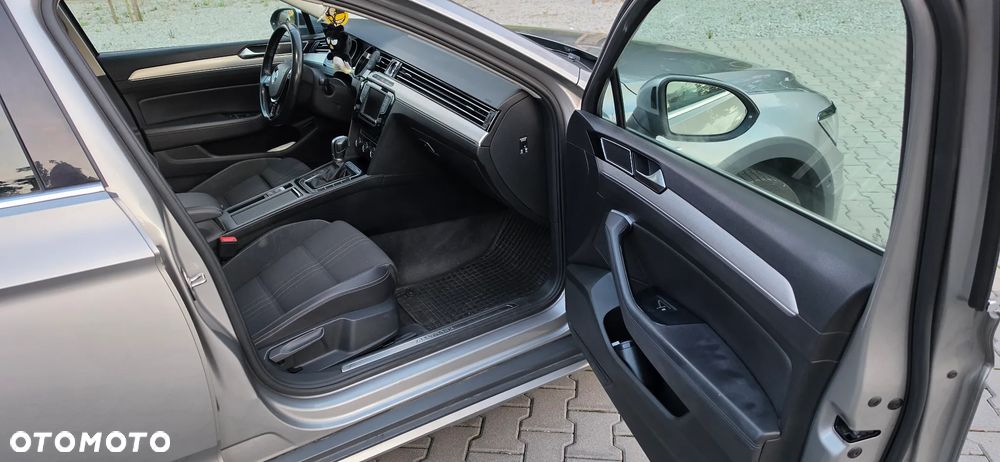 Volkswagen Passat - 15