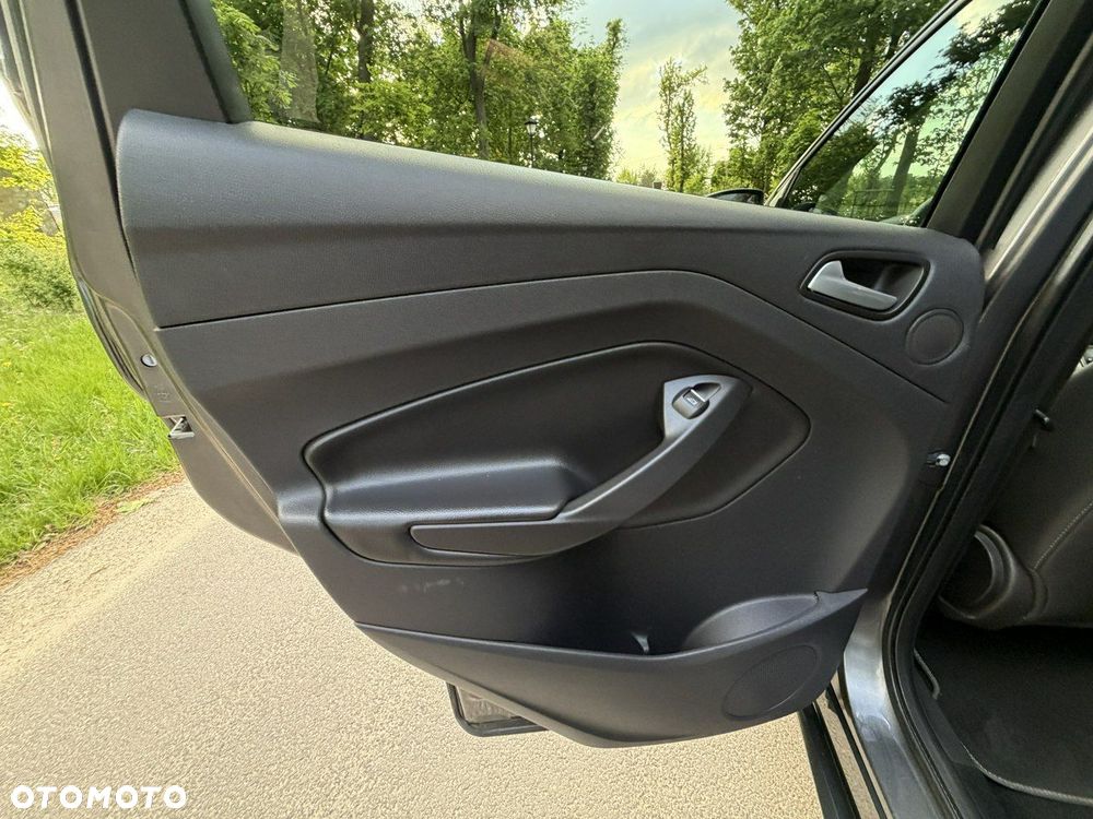 Ford Kuga - 23