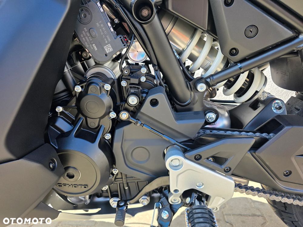 CFMoto 1000 MT-X - 40