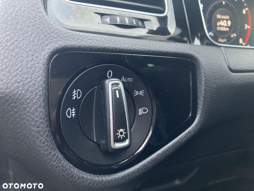 Volkswagen Golf 1.4 TSI BMT Highline - 25