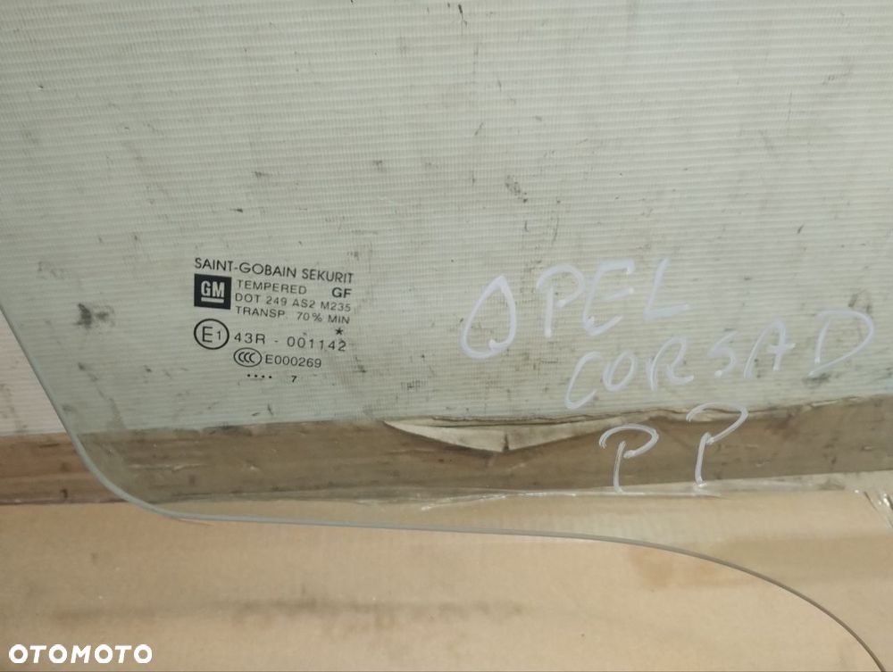 SZYBA BOCZNA PRAWA PRZEDNIA DRZWI OPEL CORSA D 1.0 - 2