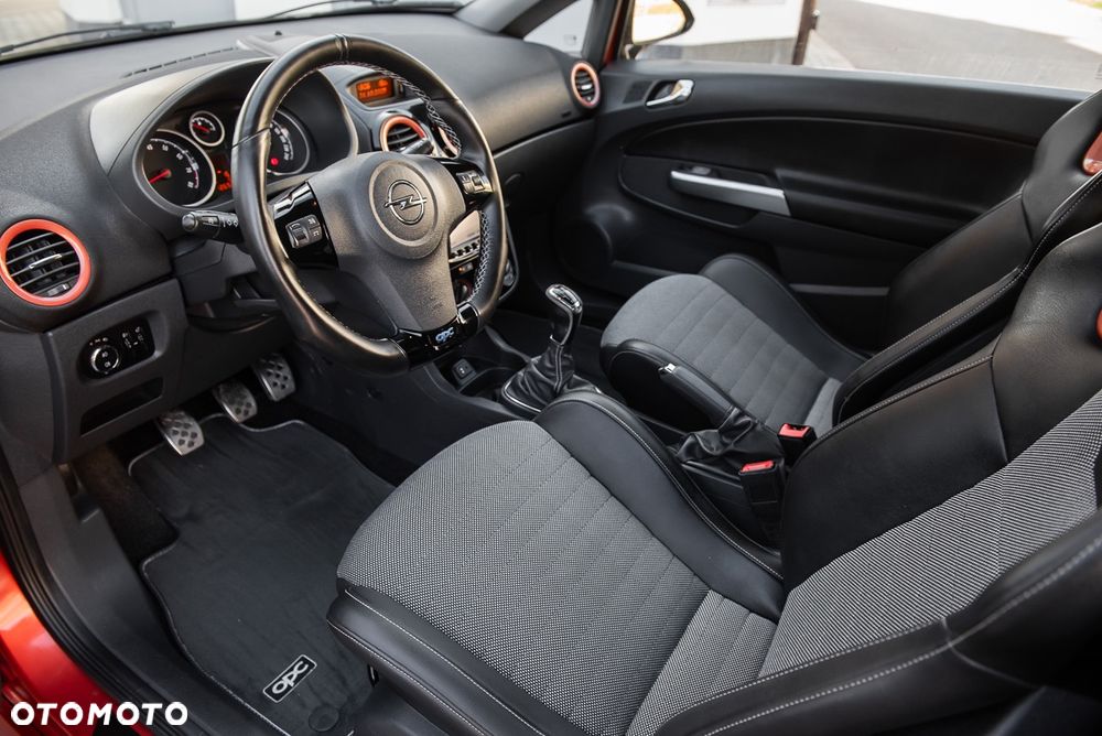 Opel Corsa 1.6 Turbo OPC Nürburgring Edition - 15