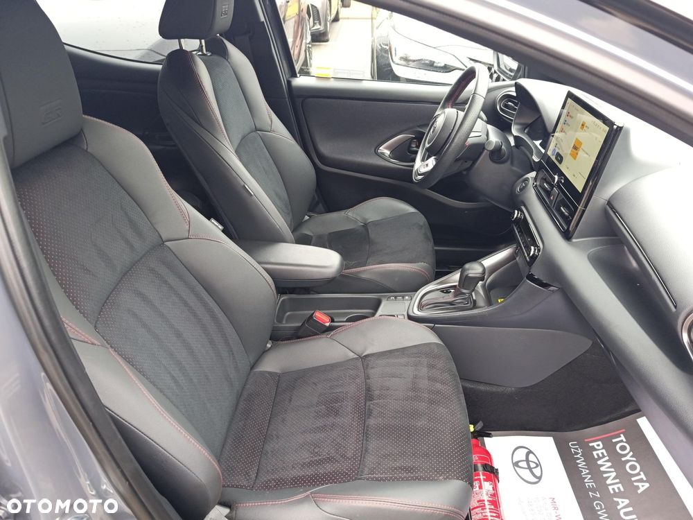 Toyota Yaris Hybrid 1.5 GR Sport - 17