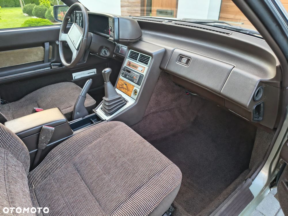 Mazda 929 - 14