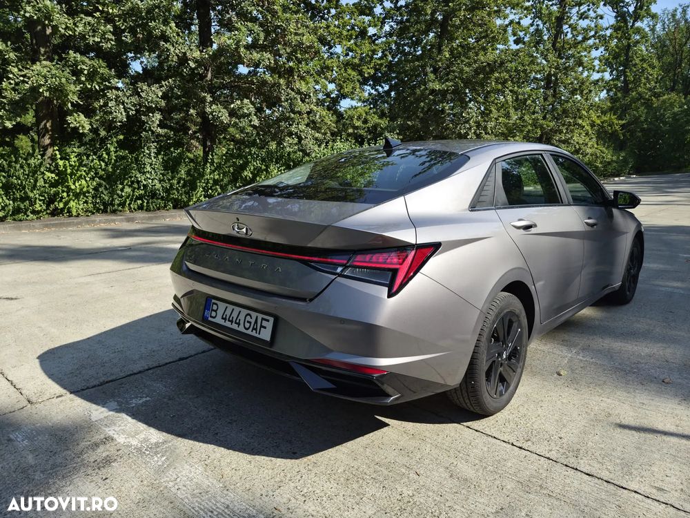 Hyundai Elantra 1.6 l 123 CP CVT Highway - 13