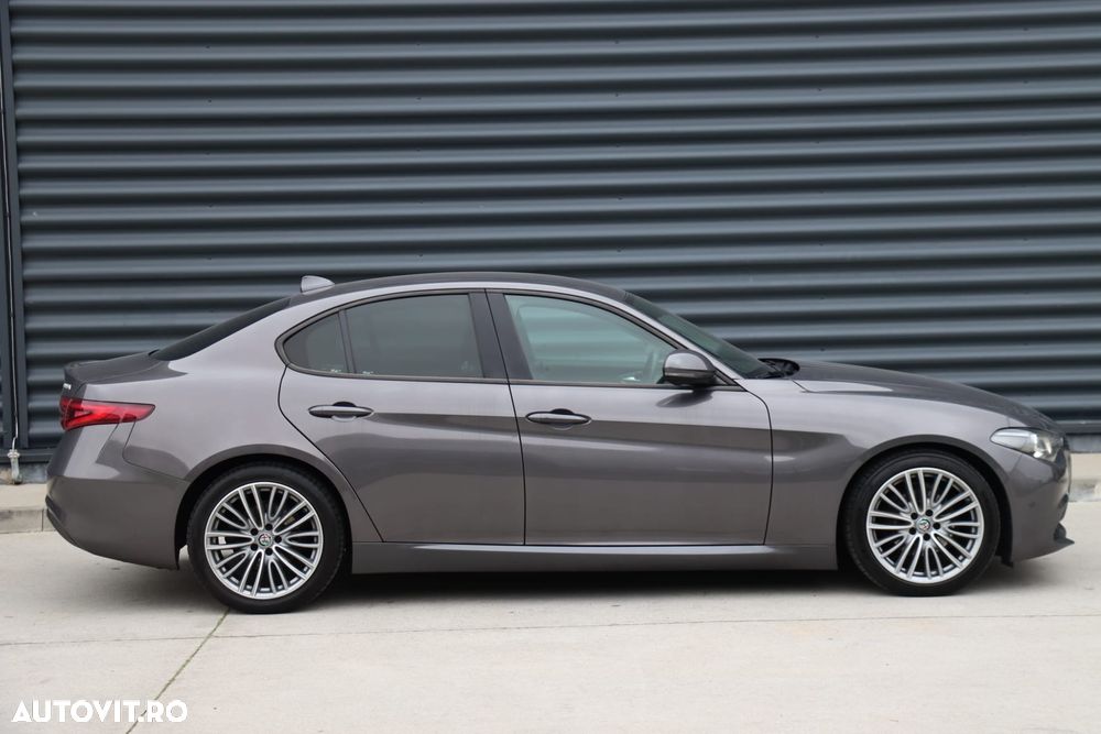 Alfa Romeo Giulia 2.2 Diesel AT8-Q4 Tributo Italiano - 14