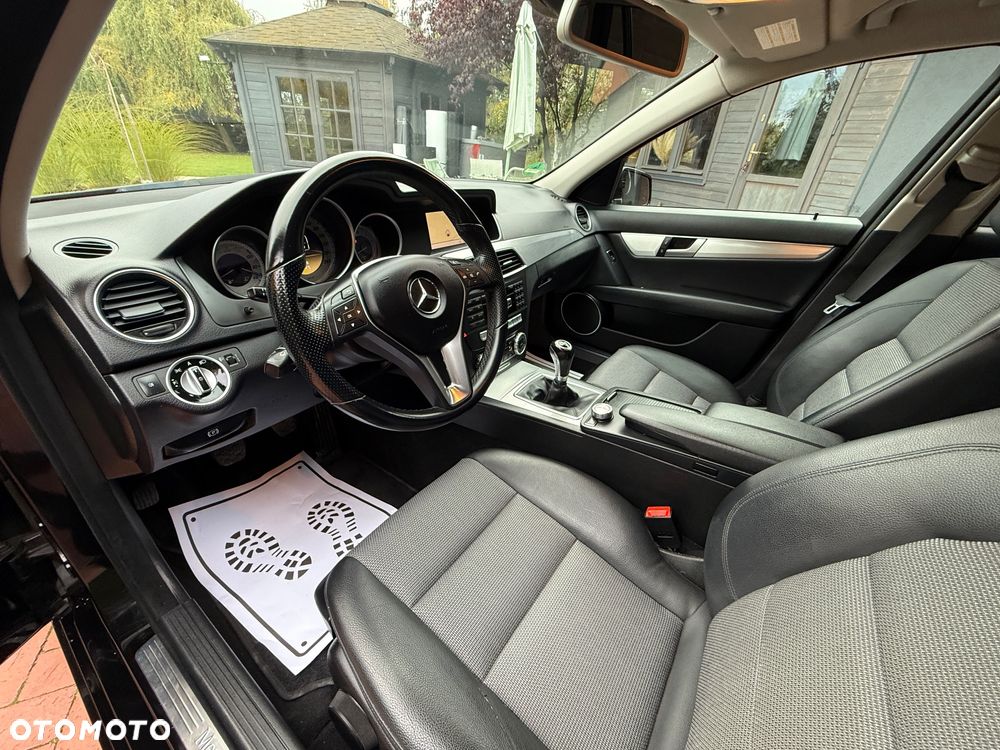 Mercedes-Benz Klasa C 180 CGI BlueEff Avantgarde - 5