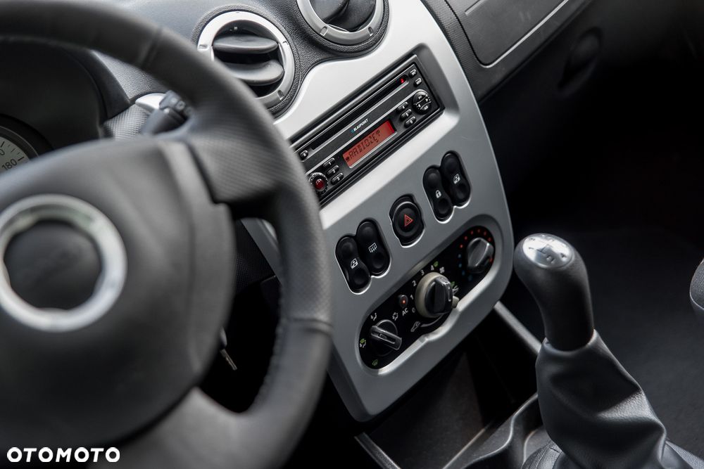 Dacia Logan 1.6 16V Laureate BL - 24