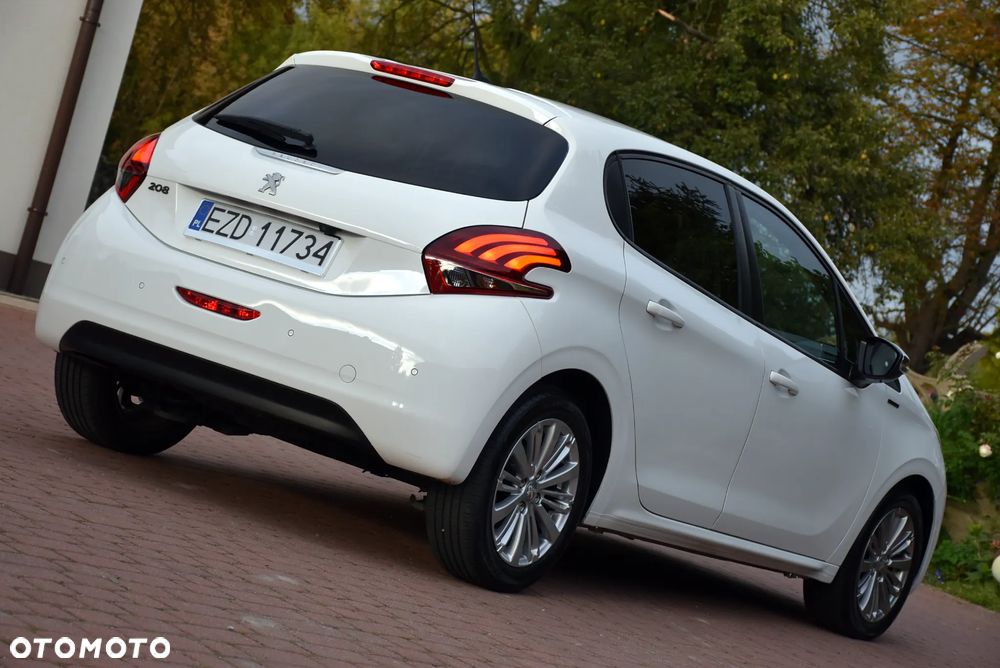 Peugeot 208 - 4
