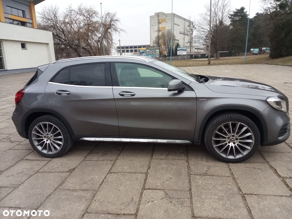 Mercedes-Benz GLA 200 7G-DCT AMG Line - 1