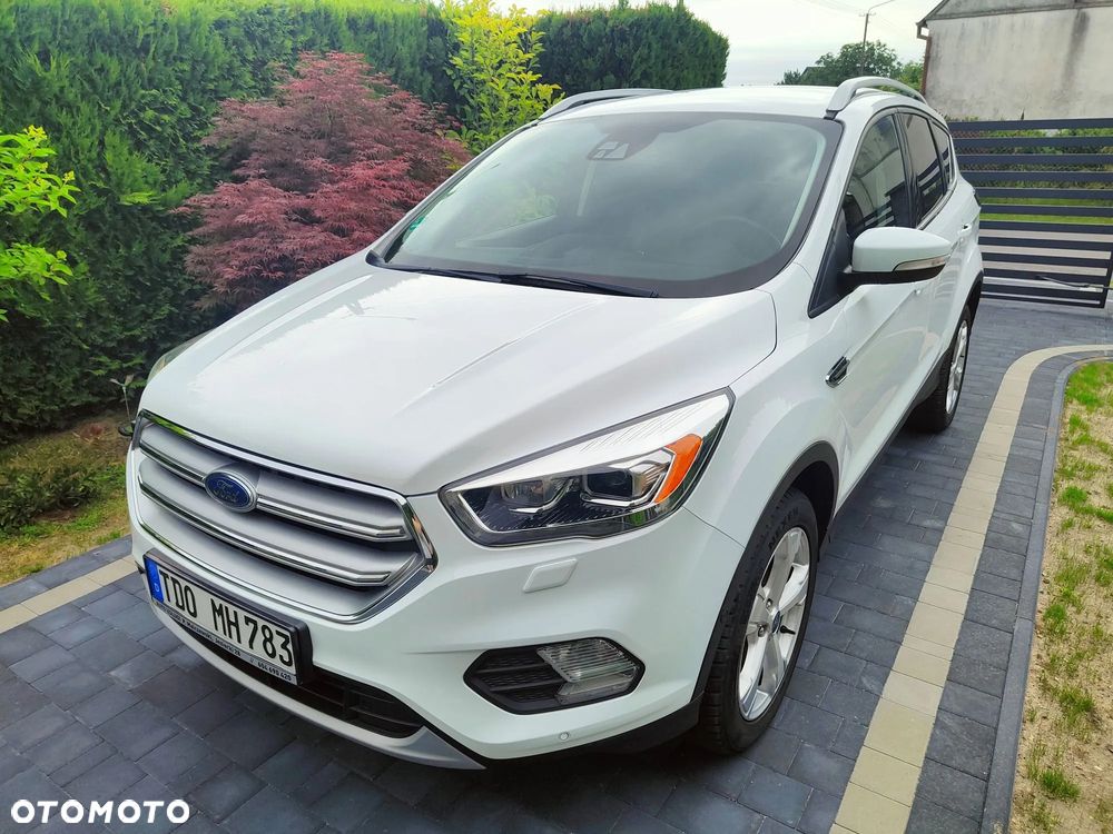 Ford Kuga 1.5 EcoBoost 2x4 Titanium - 3