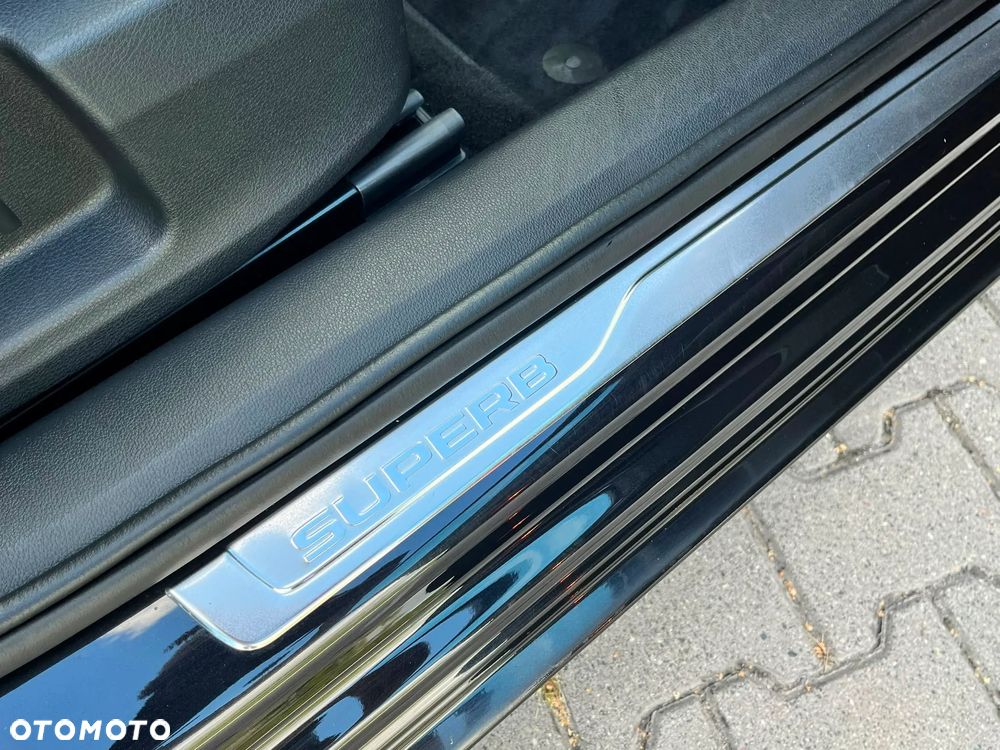 Skoda Superb 2.0 TDI SCR Sportline DSG - 32